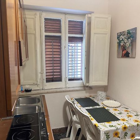 פלרמו Apartament Dimora Di Maury A Due Passi Dai Trasporti E Da Ballaro מראה חיצוני תמונה
