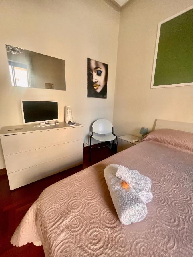 פלרמו Apartament Dimora Di Maury A Due Passi Dai Trasporti E Da Ballaro מראה חיצוני תמונה