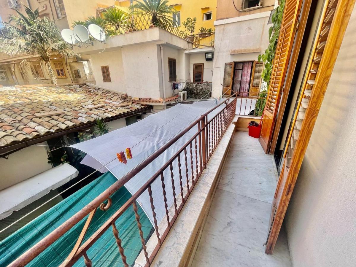 פלרמו Apartament Dimora Di Maury A Due Passi Dai Trasporti E Da Ballaro מראה חיצוני תמונה