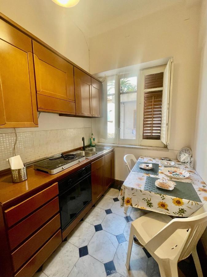 פלרמו Apartament Dimora Di Maury A Due Passi Dai Trasporti E Da Ballaro מראה חיצוני תמונה