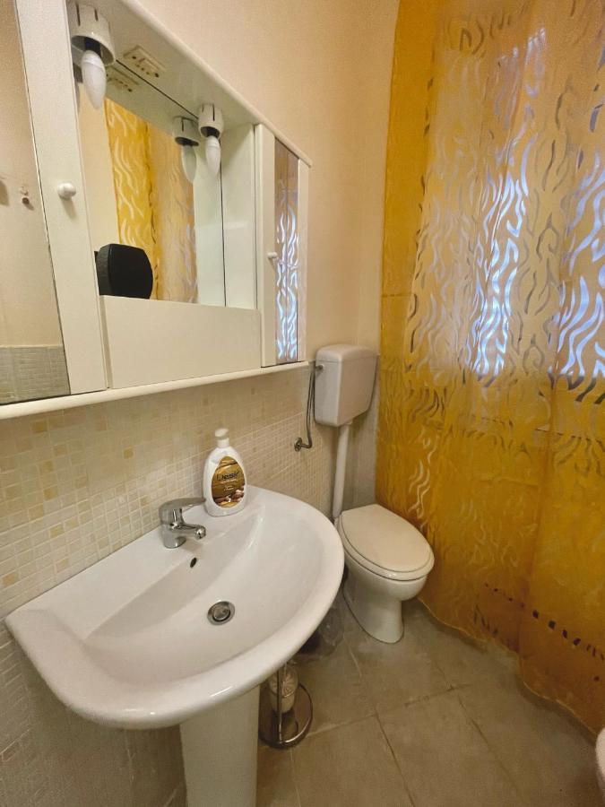פלרמו Apartament Dimora Di Maury A Due Passi Dai Trasporti E Da Ballaro מראה חיצוני תמונה